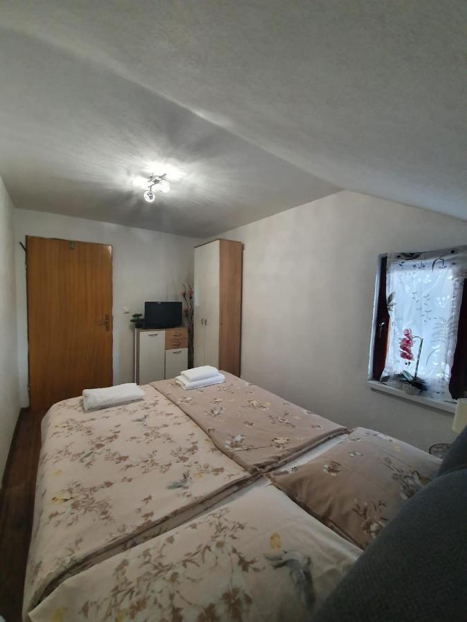 Apartment Magdalena Knin Buitenkant foto